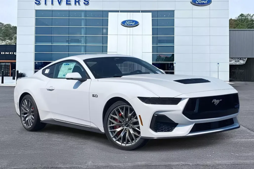 2025 Ford Mustang GT photo 1