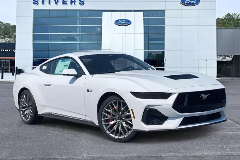 2025 Ford Mustang GT photo 1