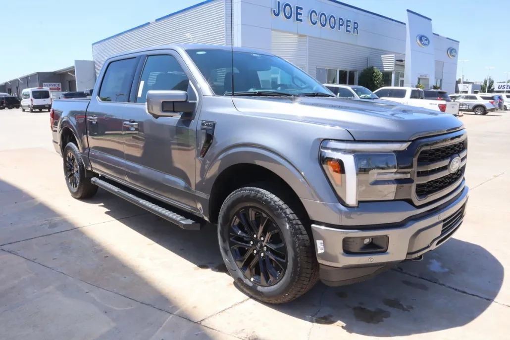2025 Ford F-150 Lariat photo 1