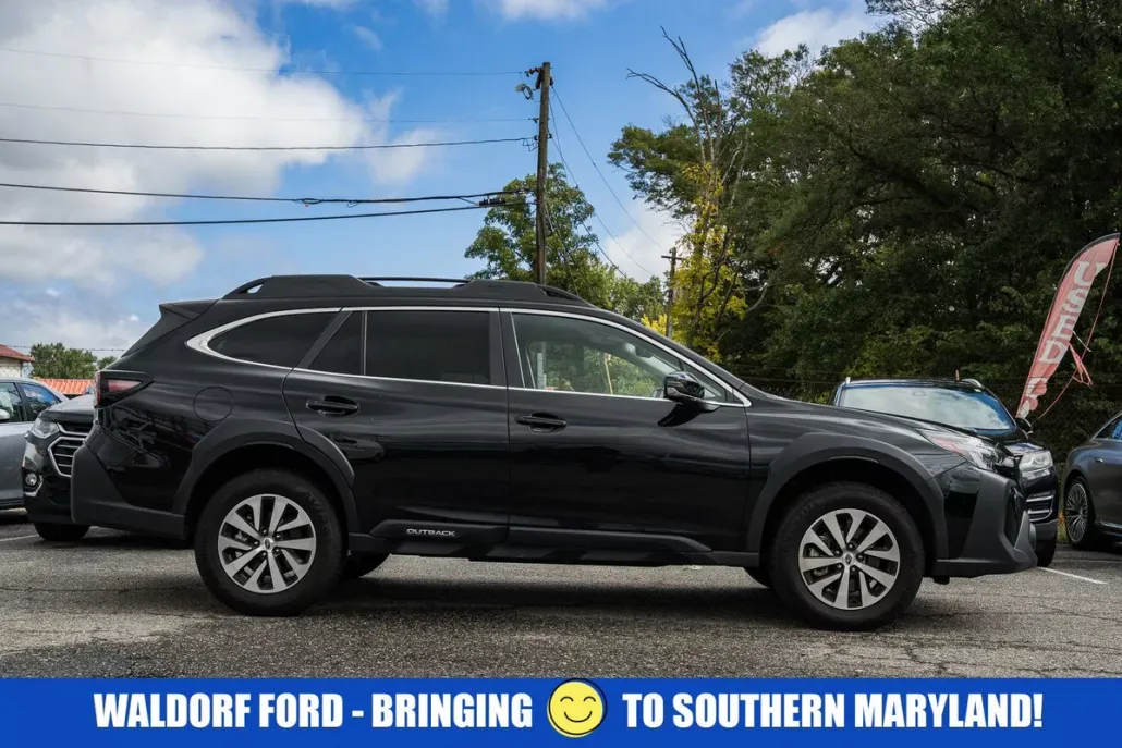 2024 Subaru Outback Premium photo 1