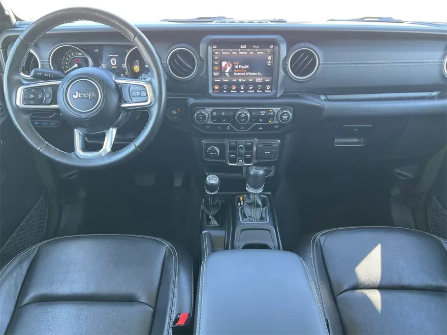 2023 Jeep Wrangler 4xe Sahara photo 1