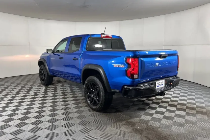 2024 Chevrolet Colorado Trail Boss photo 1