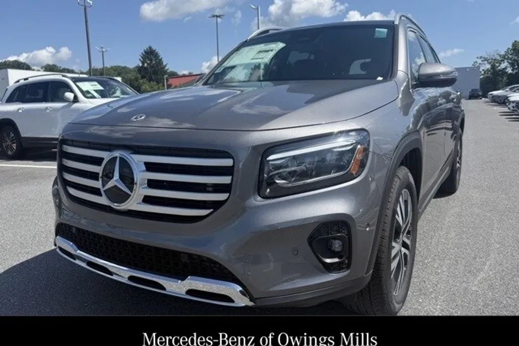 2025 Mercedes Benz GLB 250 4MATIC photo 1