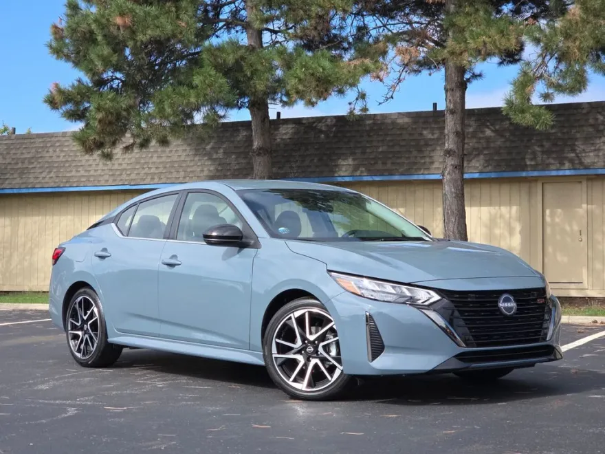 2024 Nissan Sentra SR photo 1
