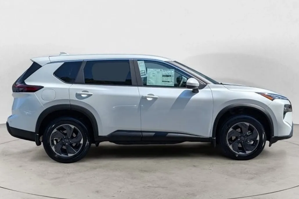 2026 Nissan Rogue SV photo 1