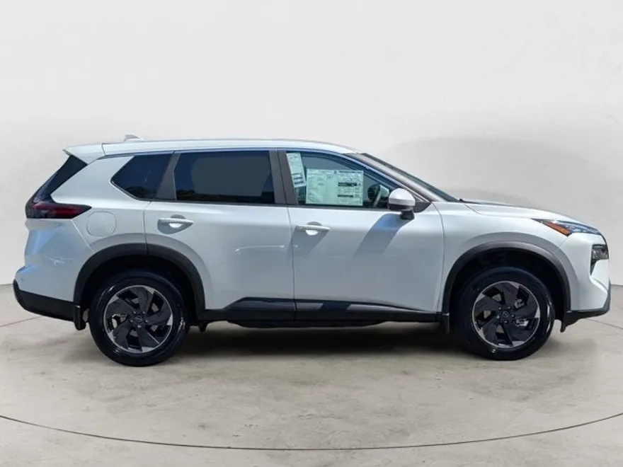 2026 Nissan Rogue SV photo 1