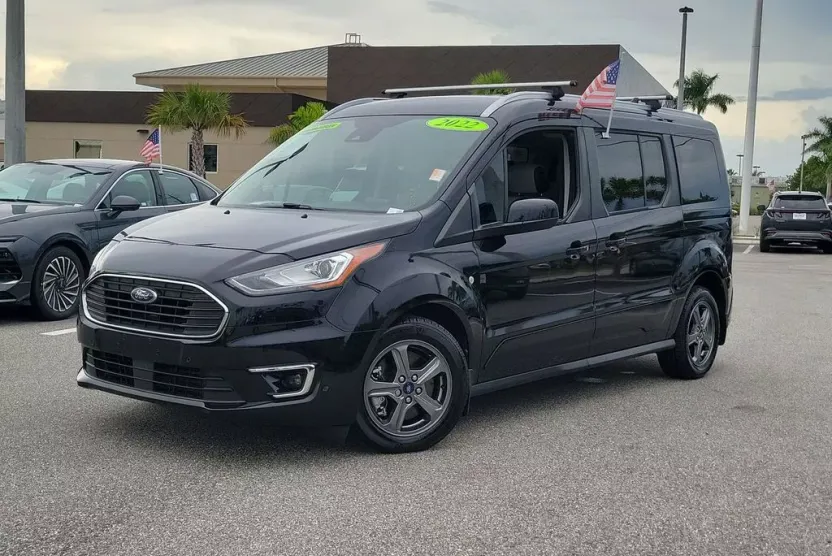 2022 Ford Transit Connect Titanium photo 1