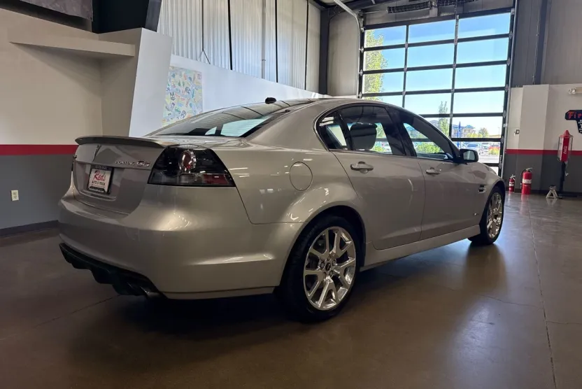 2009 Pontiac G8 GXP photo 1