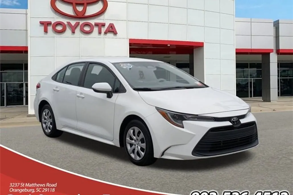 2024 Toyota Corolla LE photo 1