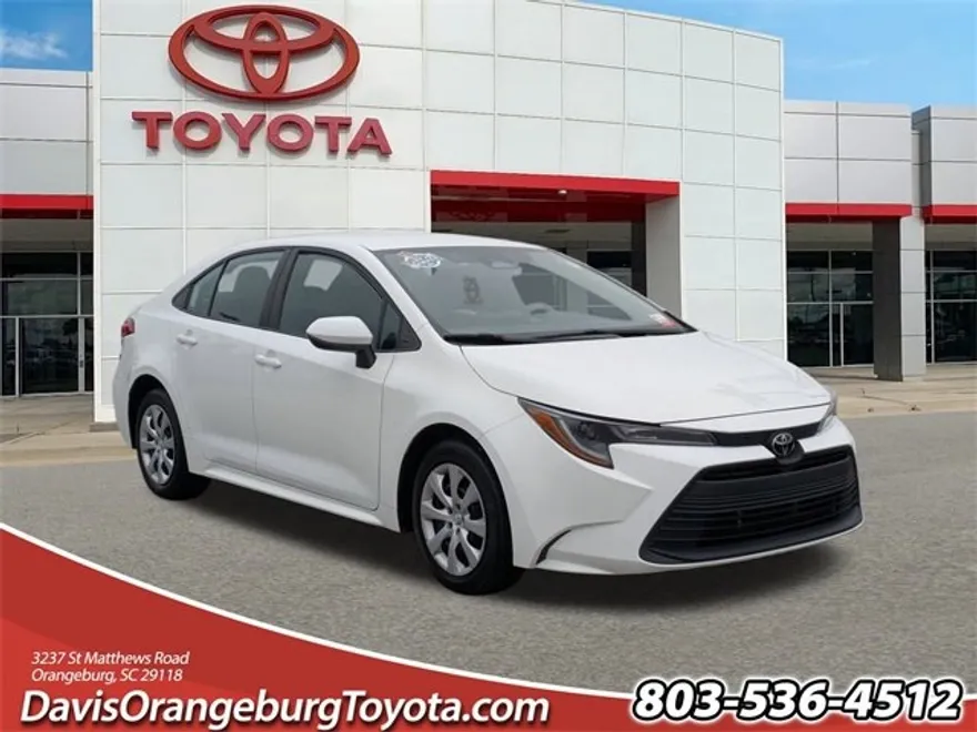 2024 Toyota Corolla LE photo 1