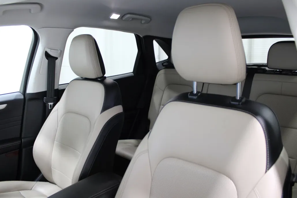 2021 Ford Escape SEL Hybrid photo 1