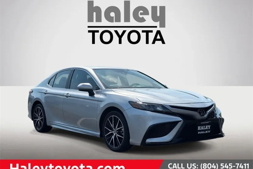2024 Toyota Camry SE photo 1