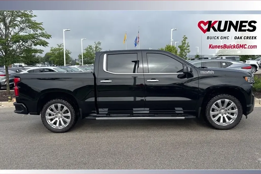 2022 Chevrolet Silverado 1500 High Country photo 1