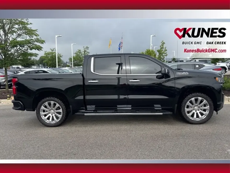 2022 Chevrolet Silverado 1500 High Country photo 1