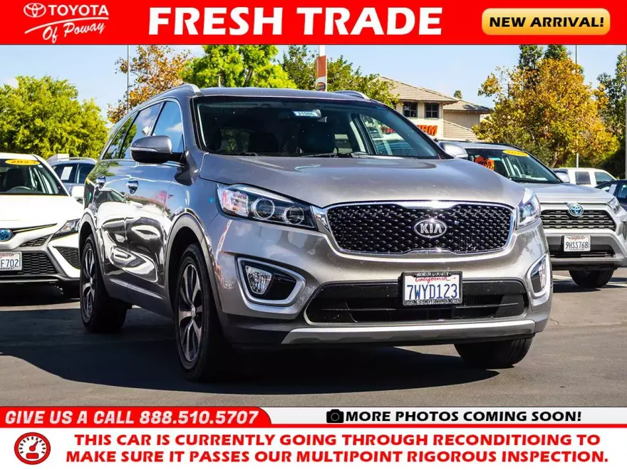 2017 Kia Sorento EX photo 1
