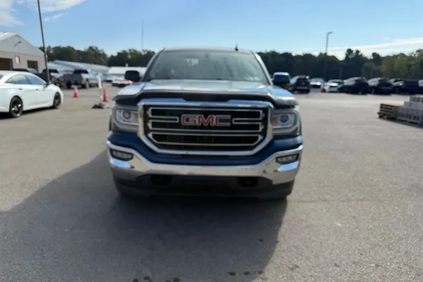 2017 Gmc Sierra 1500 SLE photo 1