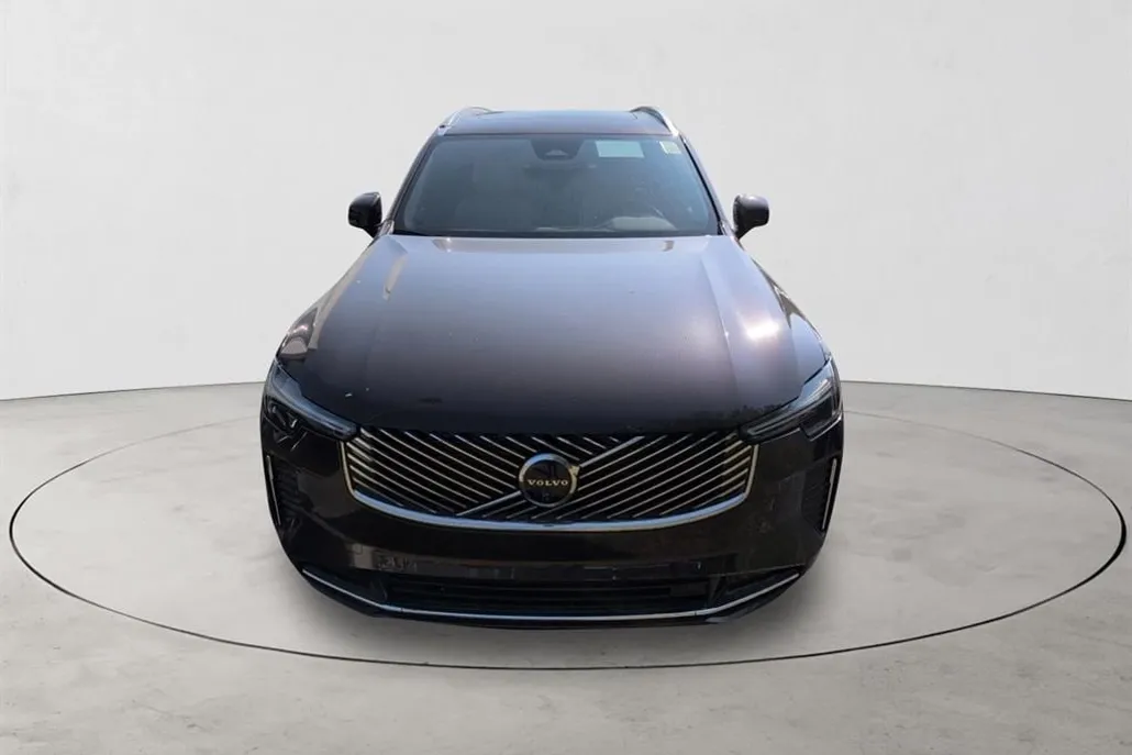 2026 Volvo XC90 B5 Plus photo 1