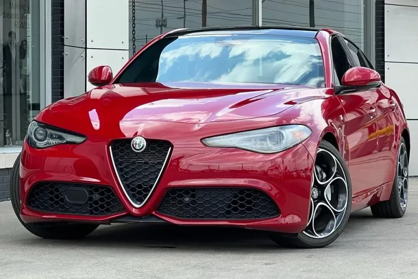 2022 Alfa Romeo Giulia Ti photo 1