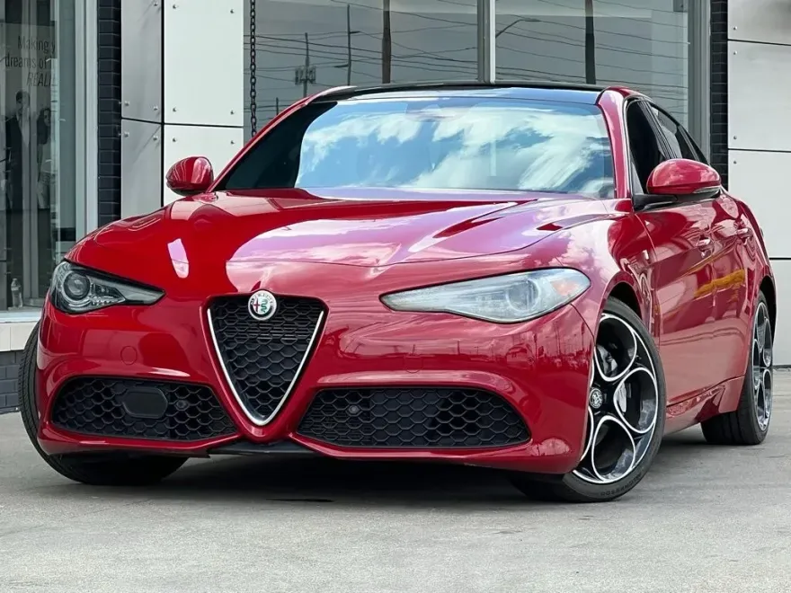 2022 Alfa Romeo Giulia Ti photo 1