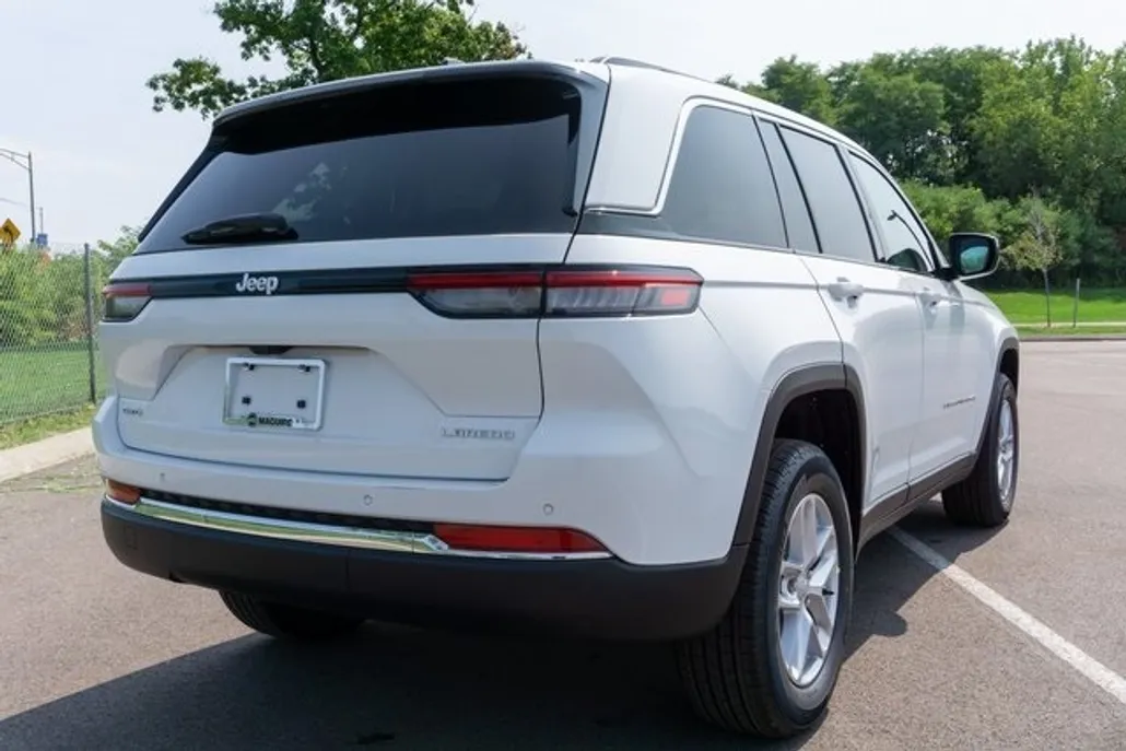 2025 Jeep Grand Cherokee Laredo X photo 1