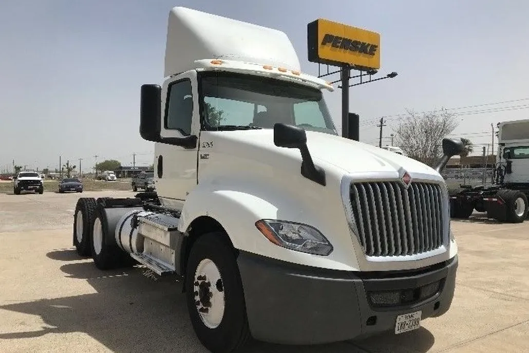 2020 International LT625 LT photo 1