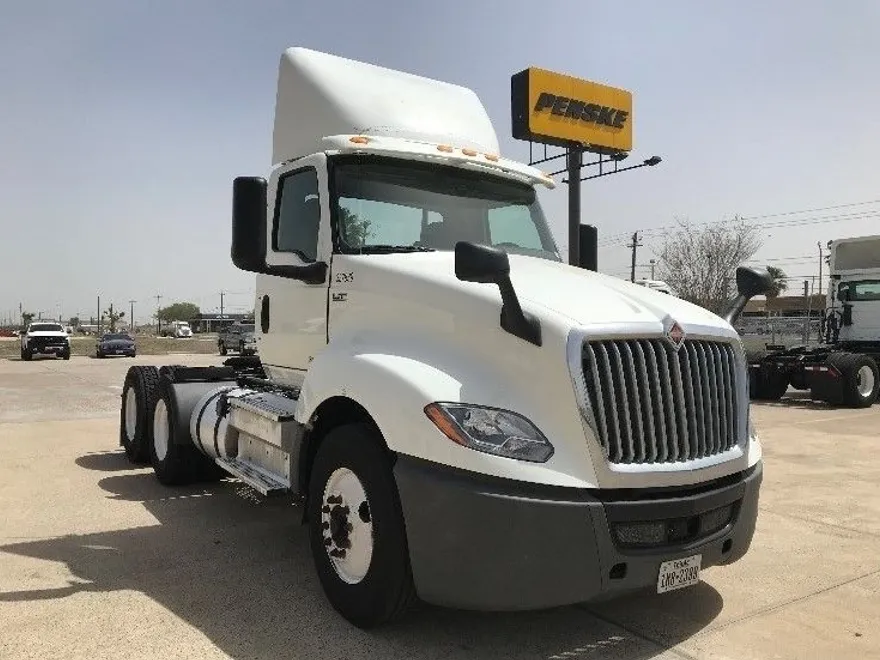 2020 International LT625 LT photo 1