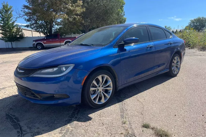 2015 Chrysler 200 S photo 1