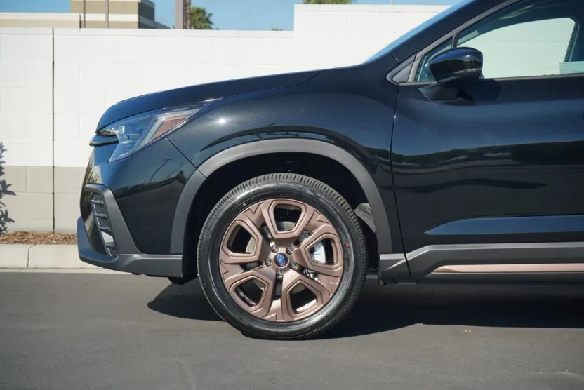 2025 Subaru Ascent Limited photo 1