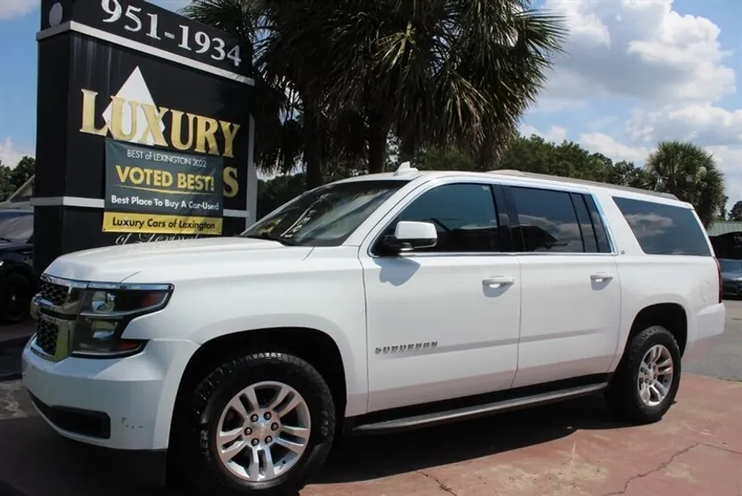 2020 Chevrolet Suburban LT photo 1