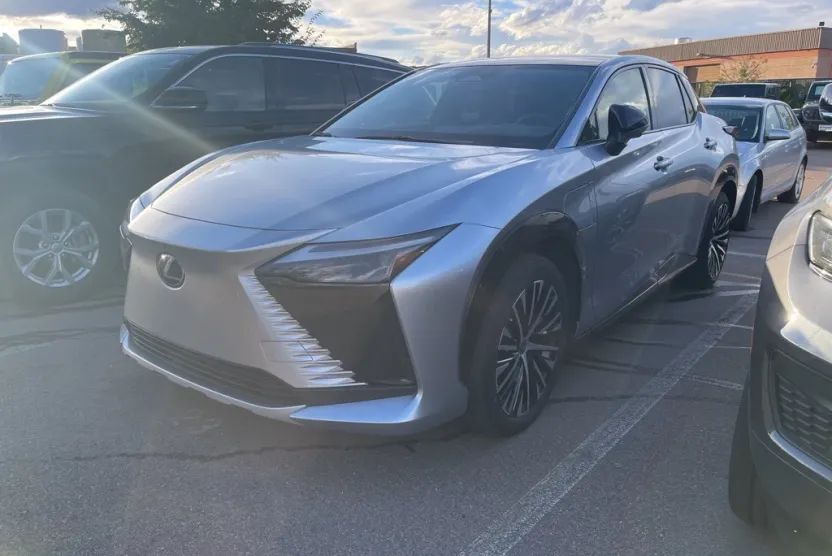 2023 Lexus RZ 450e photo 1