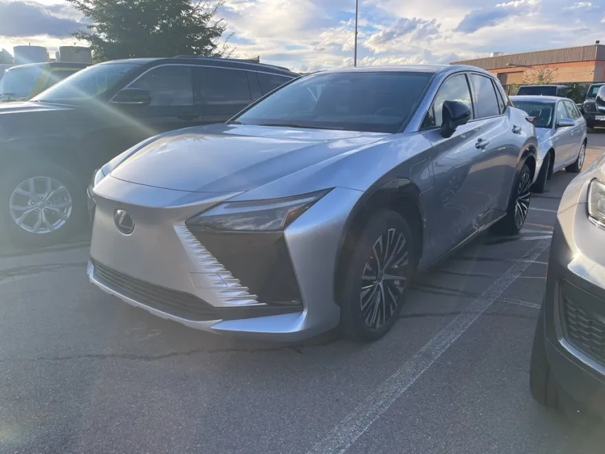 2023 Lexus RZ 450e photo 1