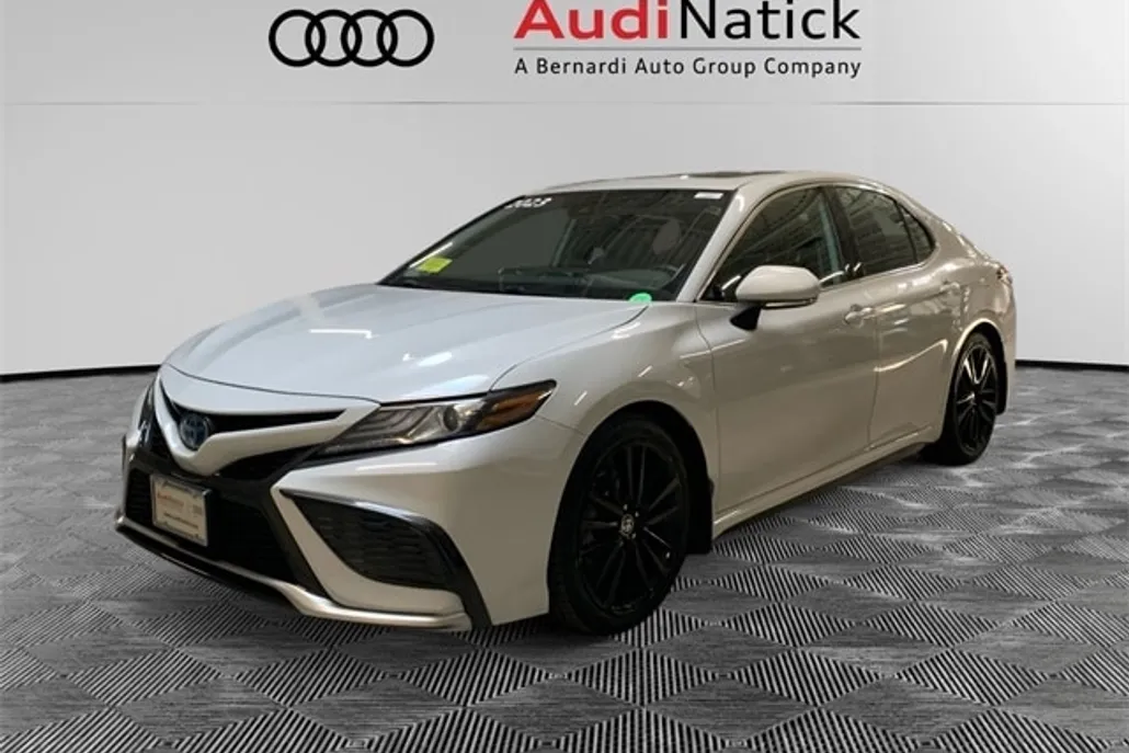 2023 Toyota Camry Hybrid XSE photo 1