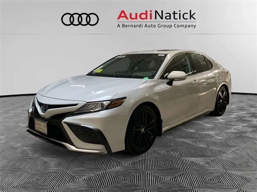 2023 Toyota Camry Hybrid XSE photo 1