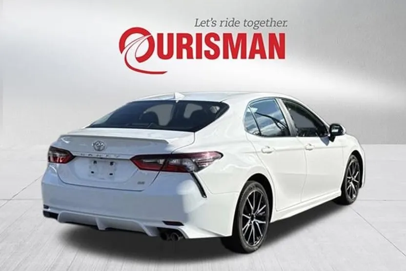 2023 Toyota Camry SE photo 1