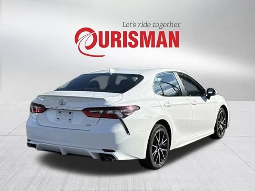 2023 Toyota Camry SE photo 1