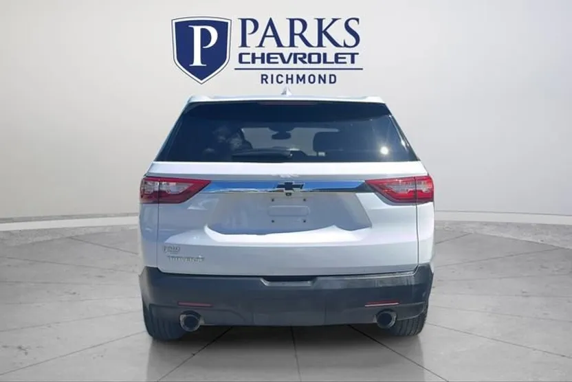 2020 Chevrolet Traverse LS photo 1