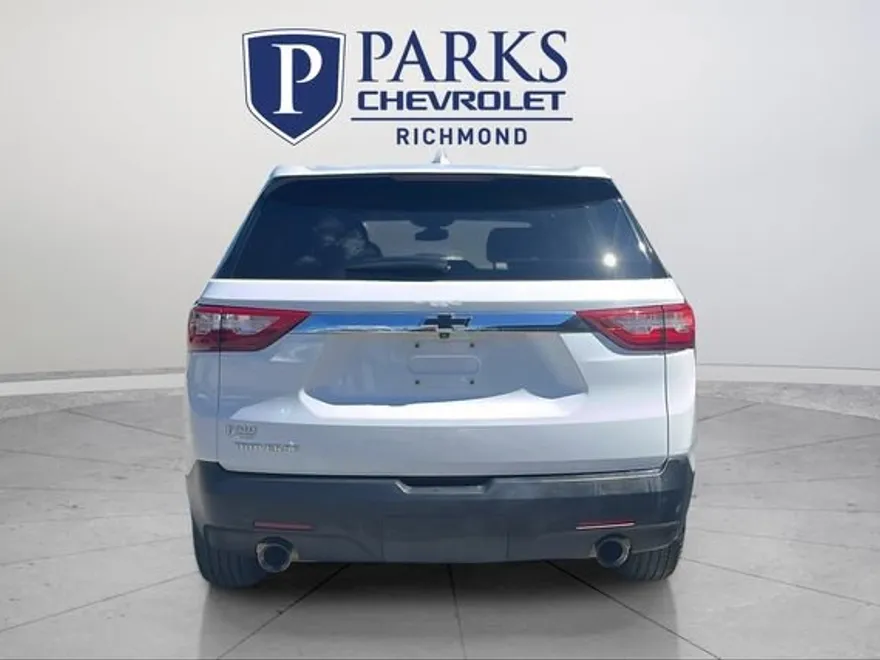2020 Chevrolet Traverse LS photo 1