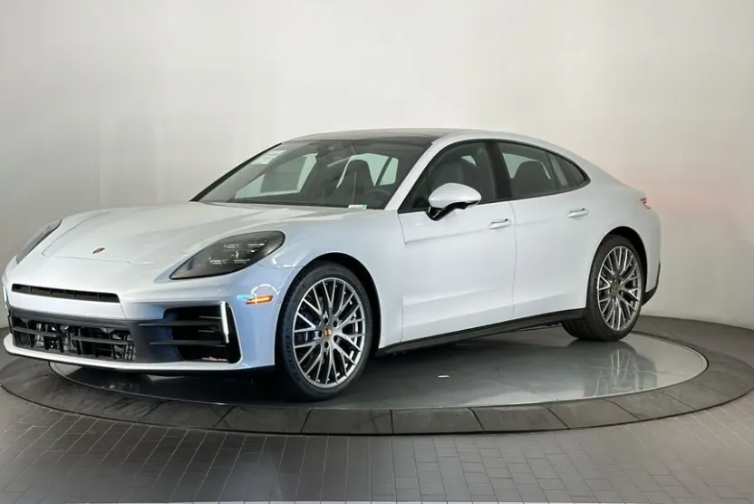 2025 Porsche Panamera 4 photo 1