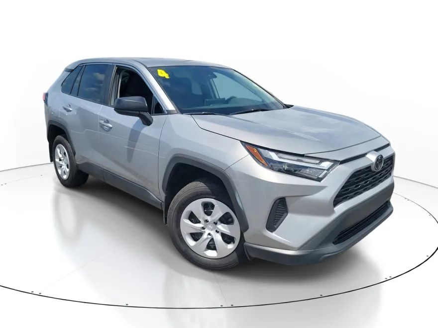 2024 Toyota RAV4 LE photo 1