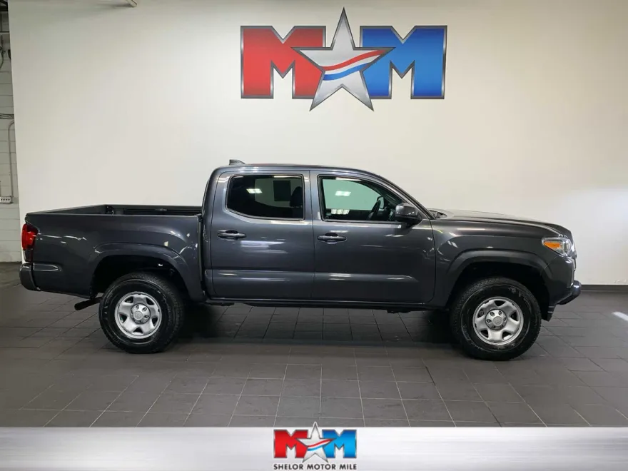2022 Toyota Tacoma SR V6 photo 1