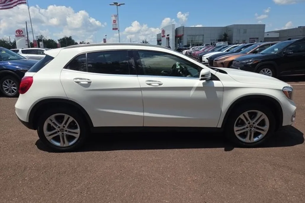 2020 Mercedes Benz GLA 250 4MATIC photo 1