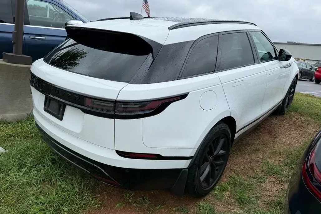 2024 Land Rover Range Rover Velar P250 Dynamic SE photo 1