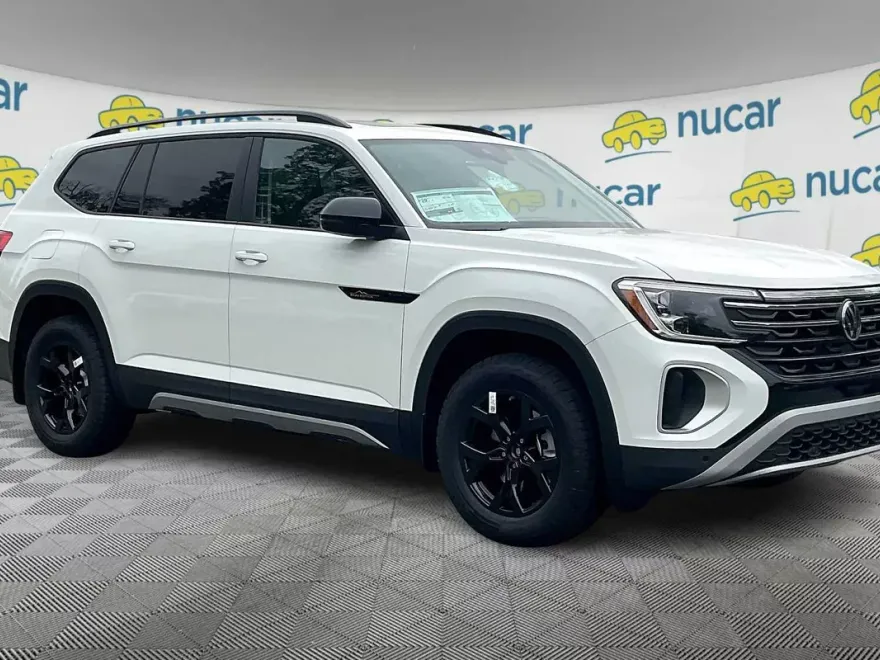 2025 Volkswagen Atlas Peak Edition SE photo 1