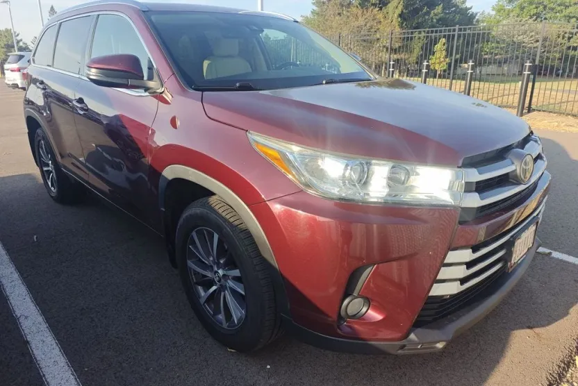 2018 Toyota Highlander XLE photo 1