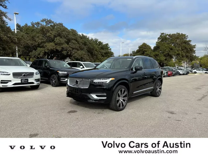 2025 Volvo XC90 Plus T8 AWD photo 1