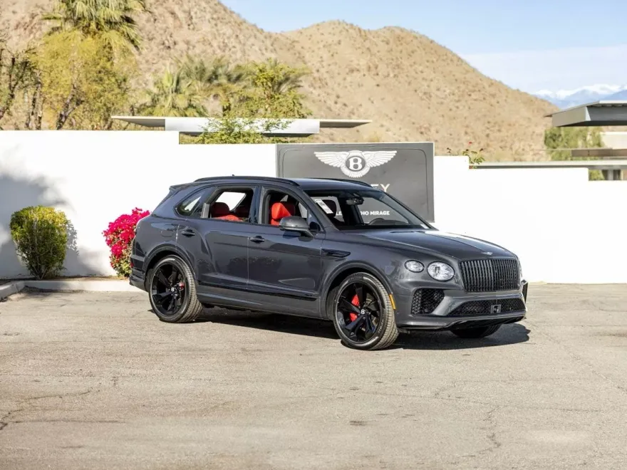 2025 Bentley Bentayga Azure V8 photo 1