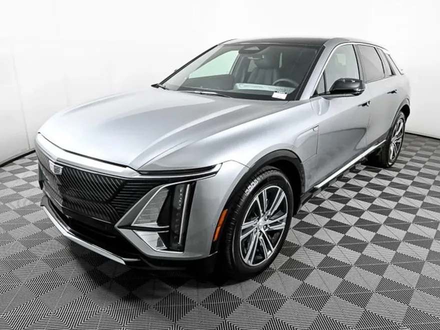2025 Cadillac Lyriq Luxury photo 1