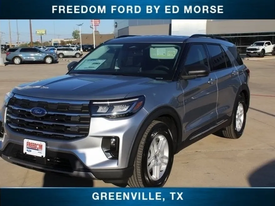 2025 Ford Explorer photo 1