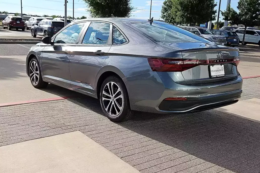 2025 Volkswagen Jetta 1.5T Sport photo 1
