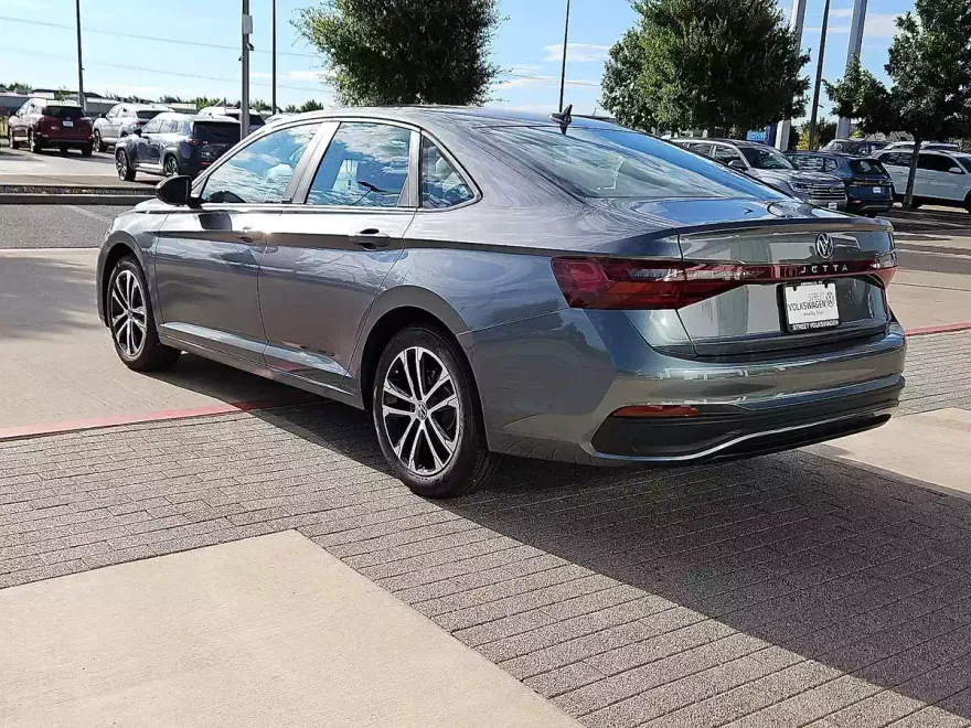 2025 Volkswagen Jetta 1.5T Sport photo 1